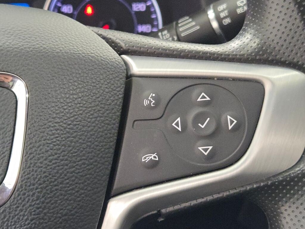 2023 GMC ACADIA - Image 31