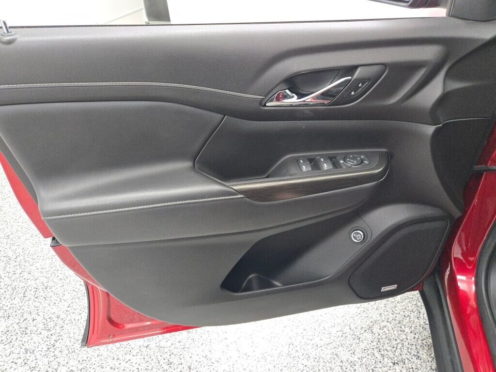 2023 GMC ACADIA - Image 22