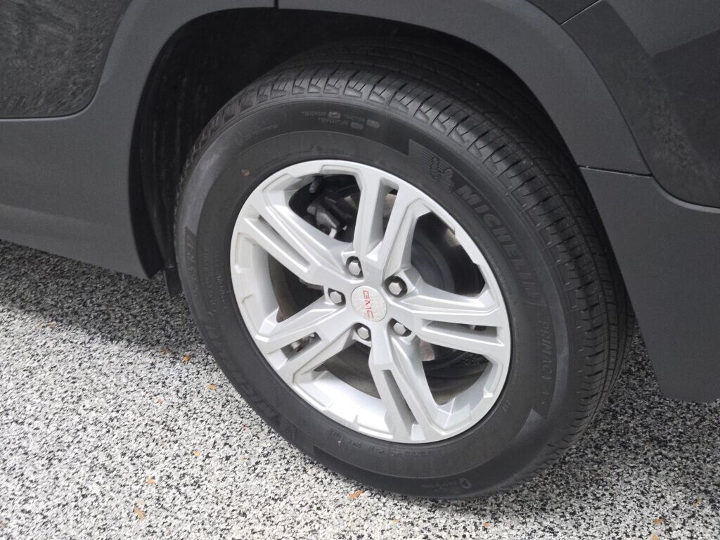 2024 GMC TERRAIN - Image 17