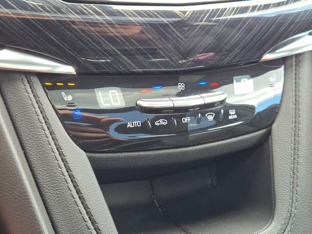2023 CADILLAC XT6 - Image 32