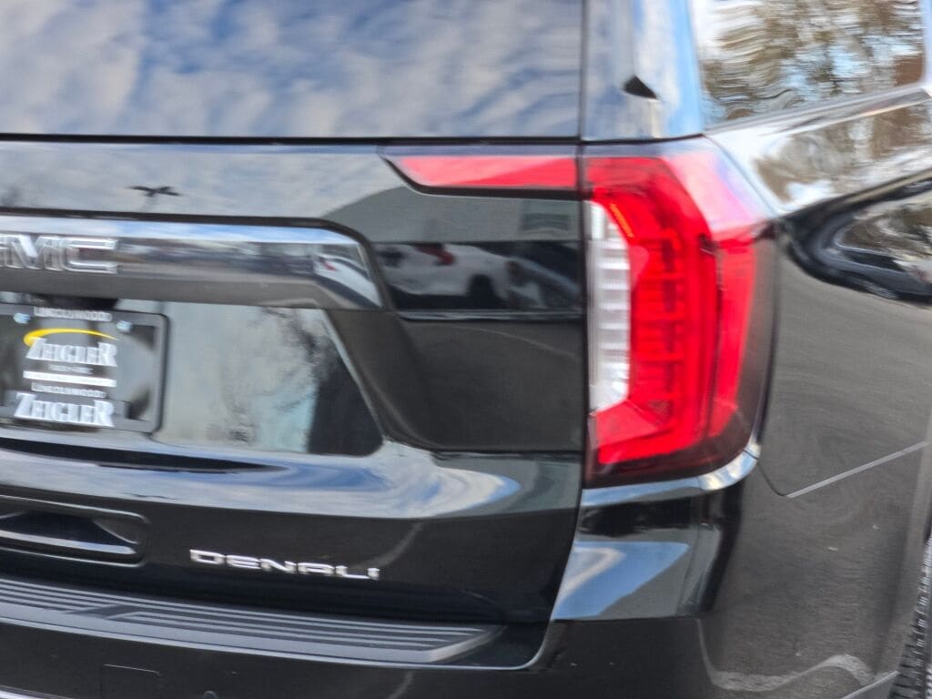2023 GMC YUKON XL - Image 15