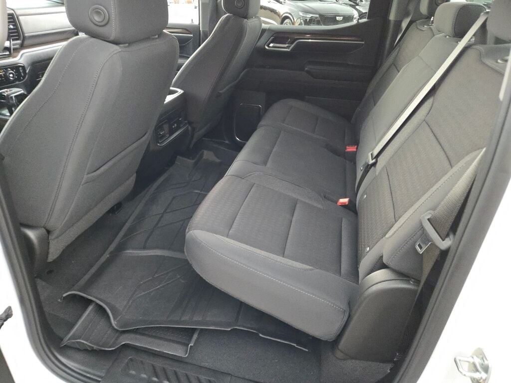 2025 CHEVROLET SILVERADO - Image 19