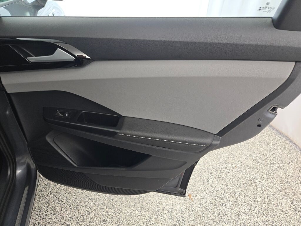 2024 VOLKSWAGEN TAOS - Image 9