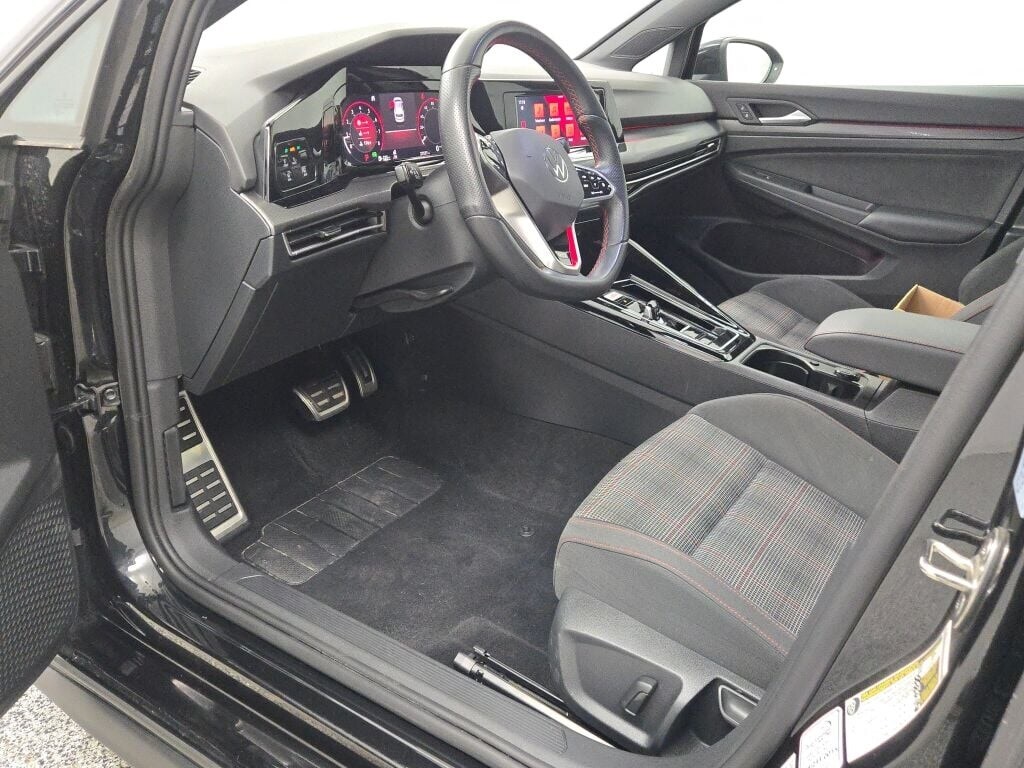 2024 VOLKSWAGEN GOLF GTI - Image 25