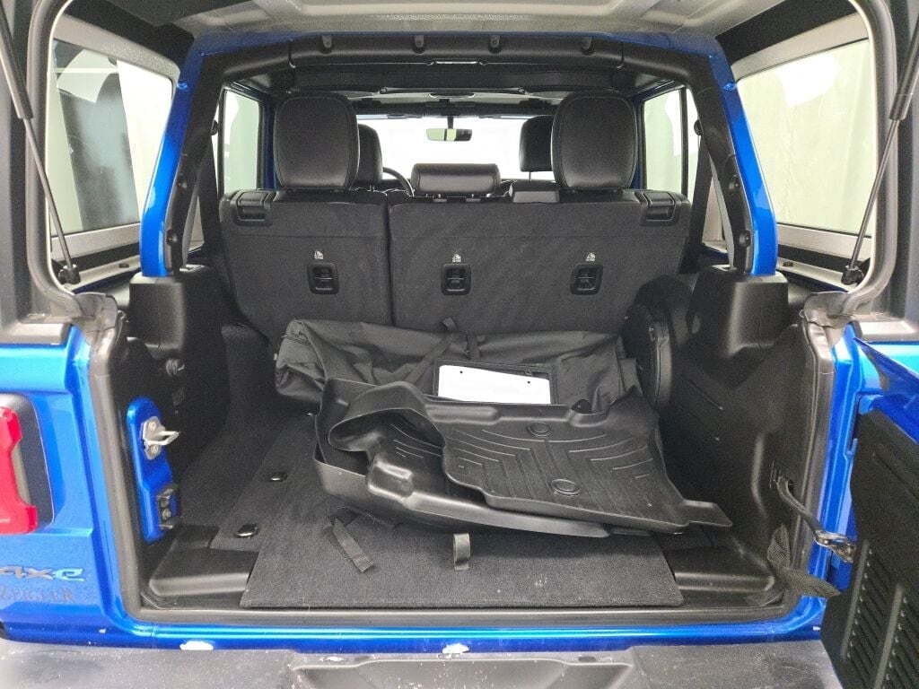 2021 JEEP WRANGLER - Image 18