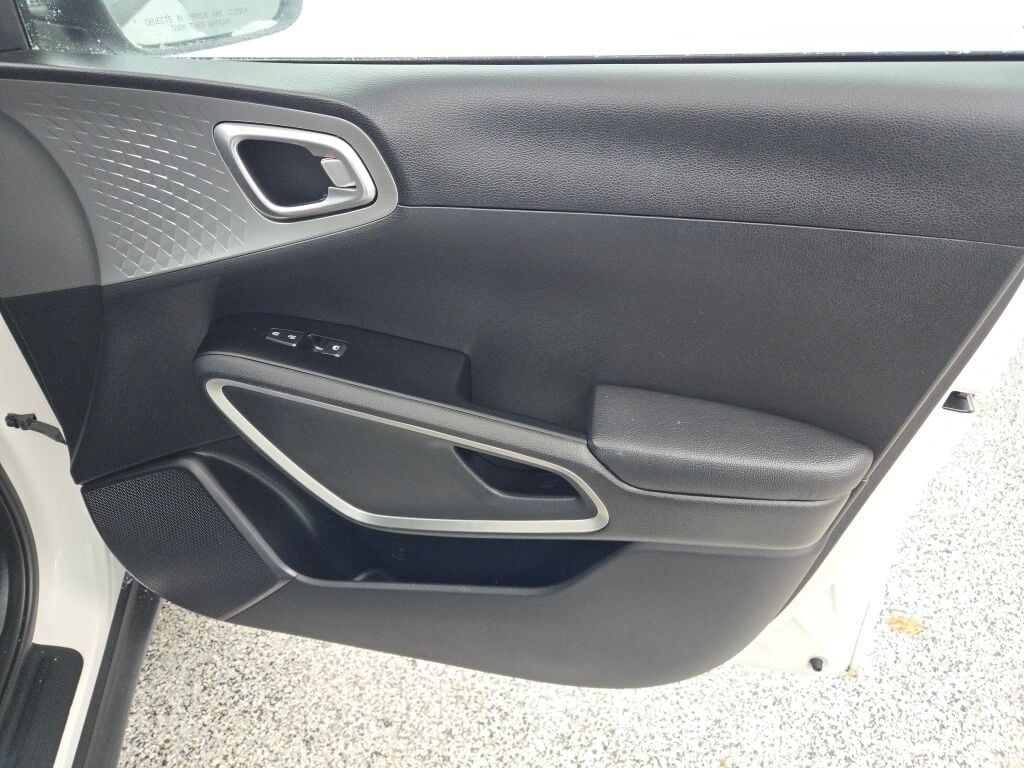 2023 KIA SOUL - Image 6