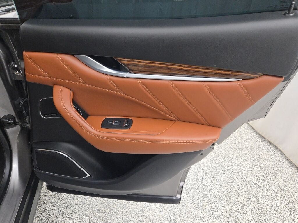 2021 MASERATI LEVANTE - Image 10