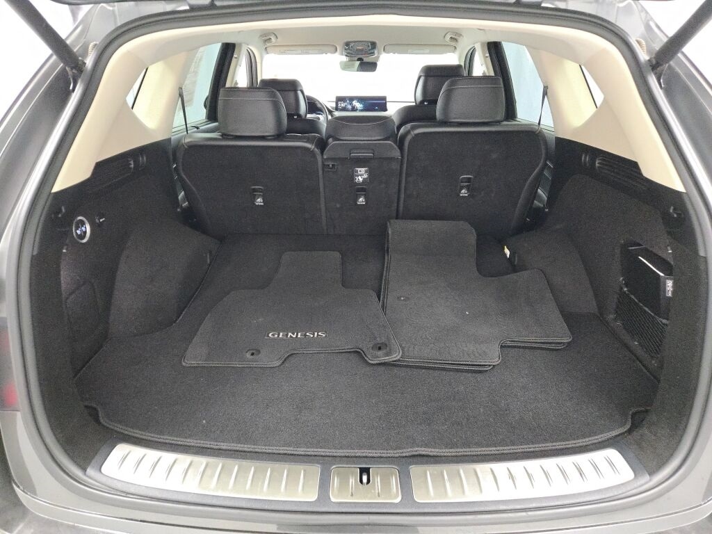 2024 GENESIS GV80 - Image 18