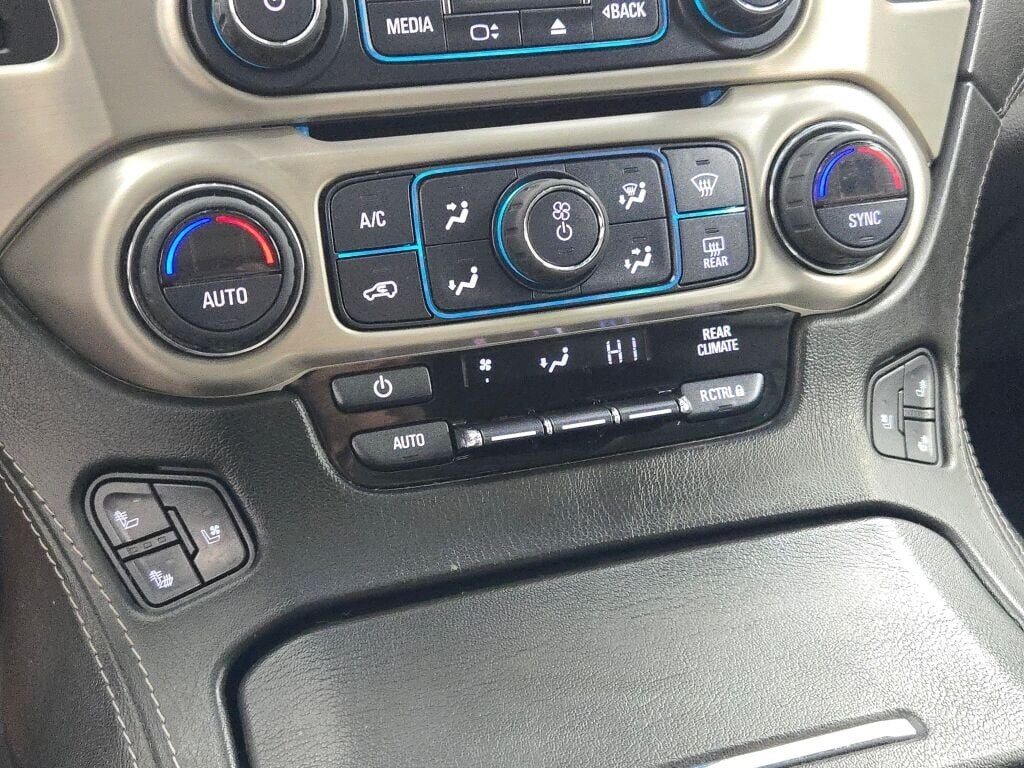 2020 GMC YUKON XL - Image 37