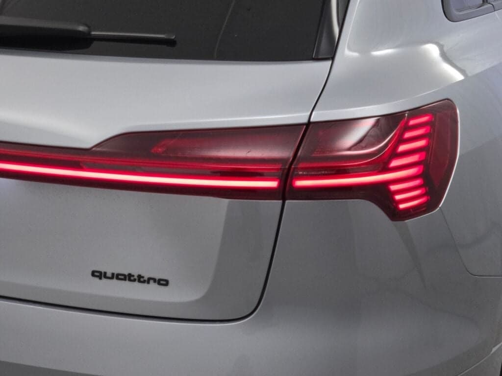 2022 AUDI E-TRON - Image 13