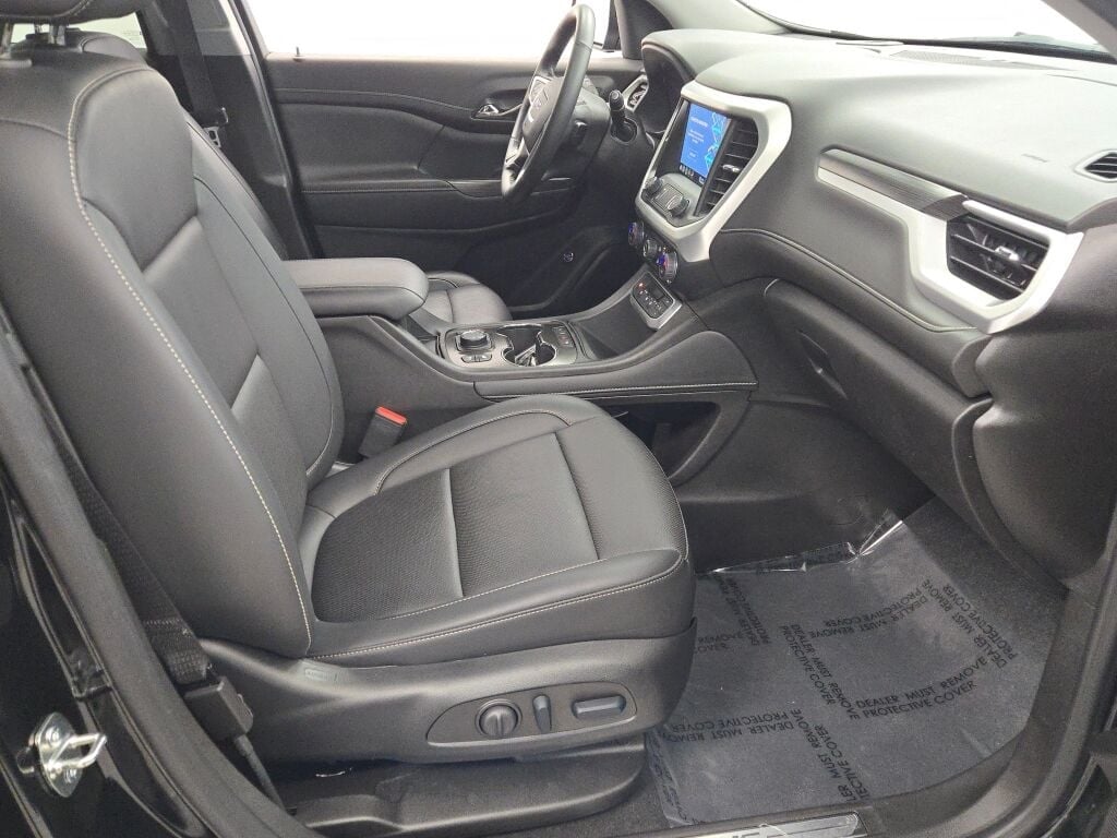 2023 GMC ACADIA - Image 7