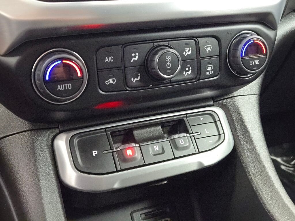 2023 GMC ACADIA - Image 30