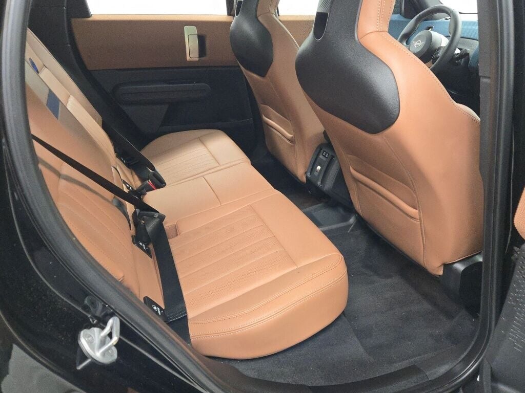 2025 MINI COUNTRYMAN - Image 11