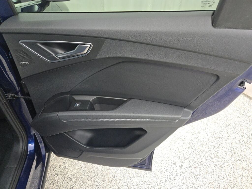 2023 AUDI Q4 - Image 10