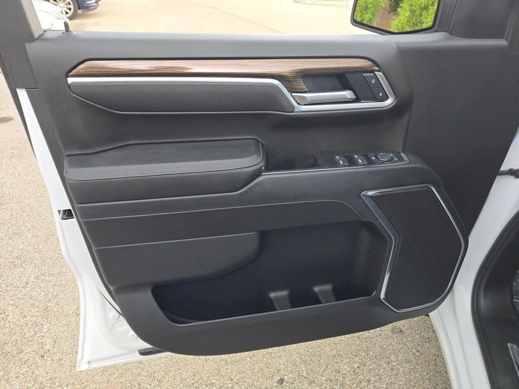 2025 CHEVROLET SILVERADO - Image 22