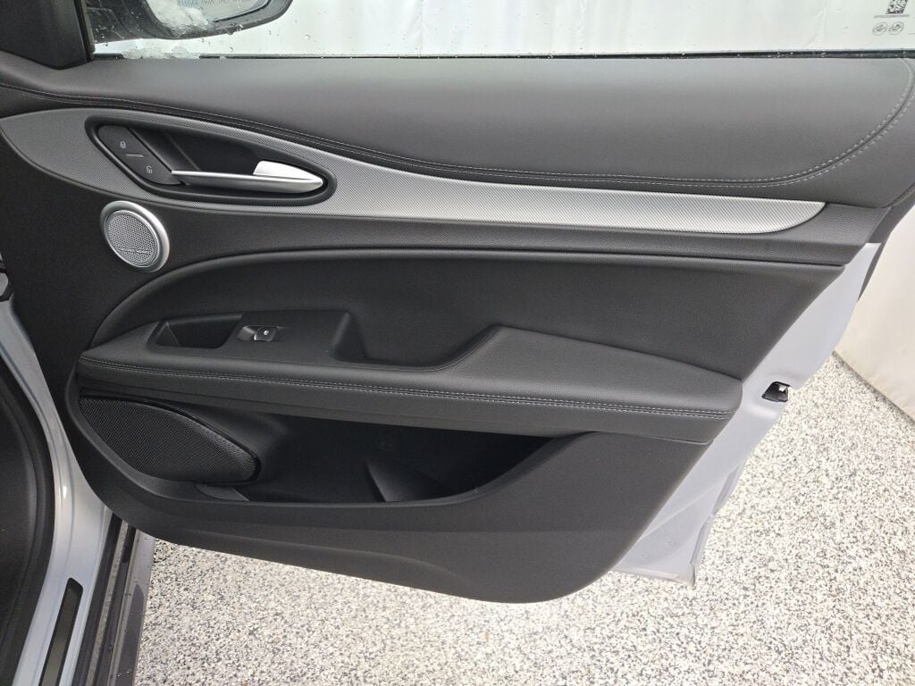 2024 ALFA ROMEO STELVIO - Image 6