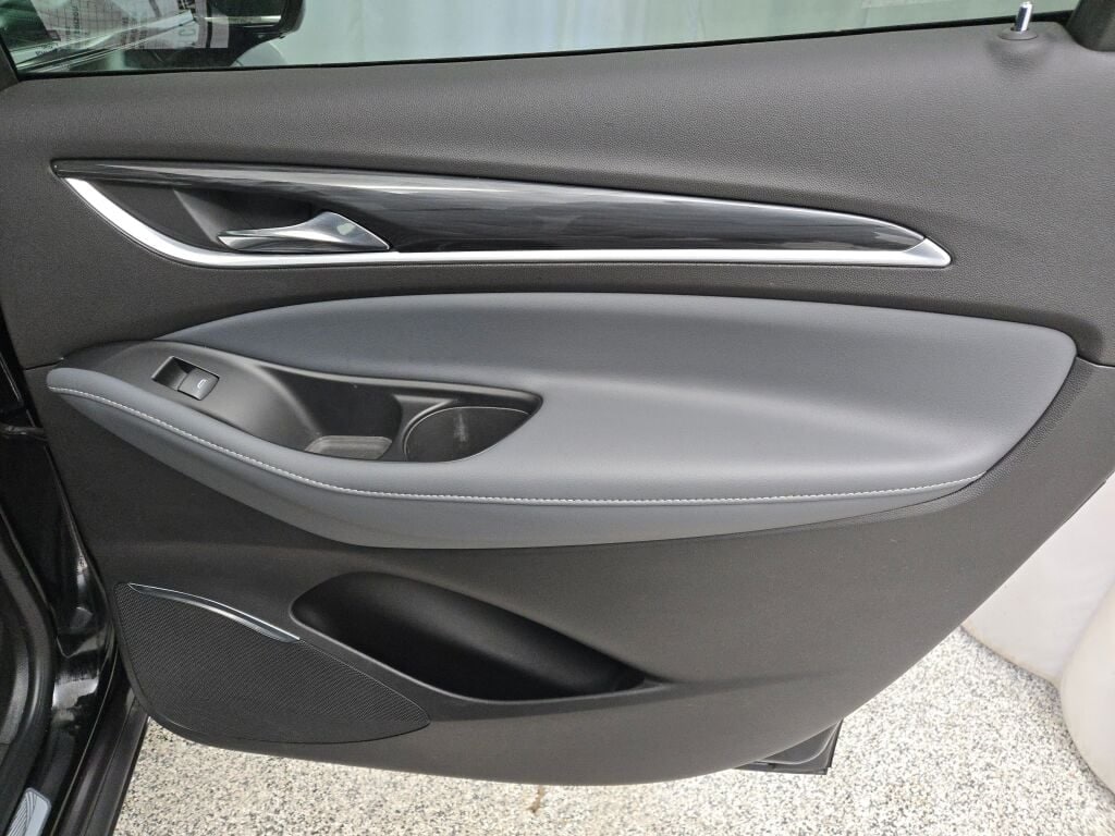 2023 BUICK ENCLAVE - Image 10