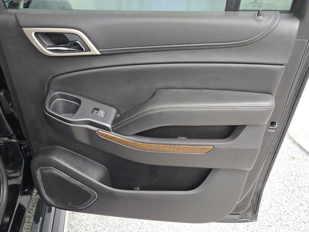 2020 GMC YUKON XL - Image 10