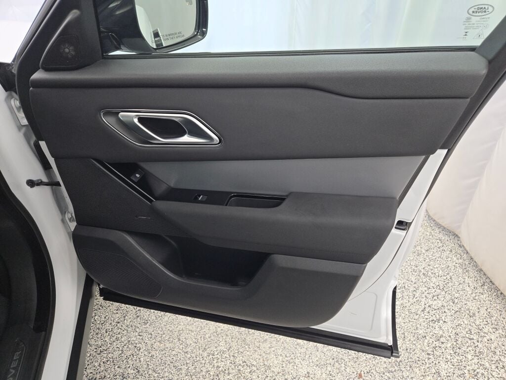 2024 LAND ROVER RANGE ROVER VELAR - Image 6