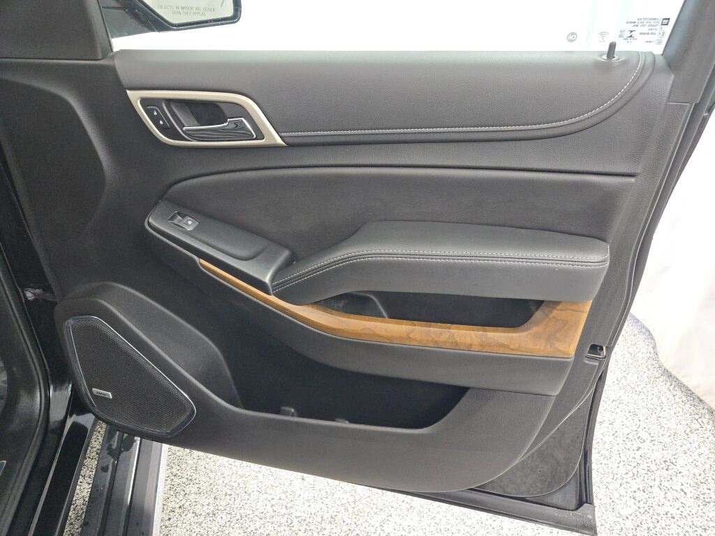 2020 GMC YUKON XL - Image 6