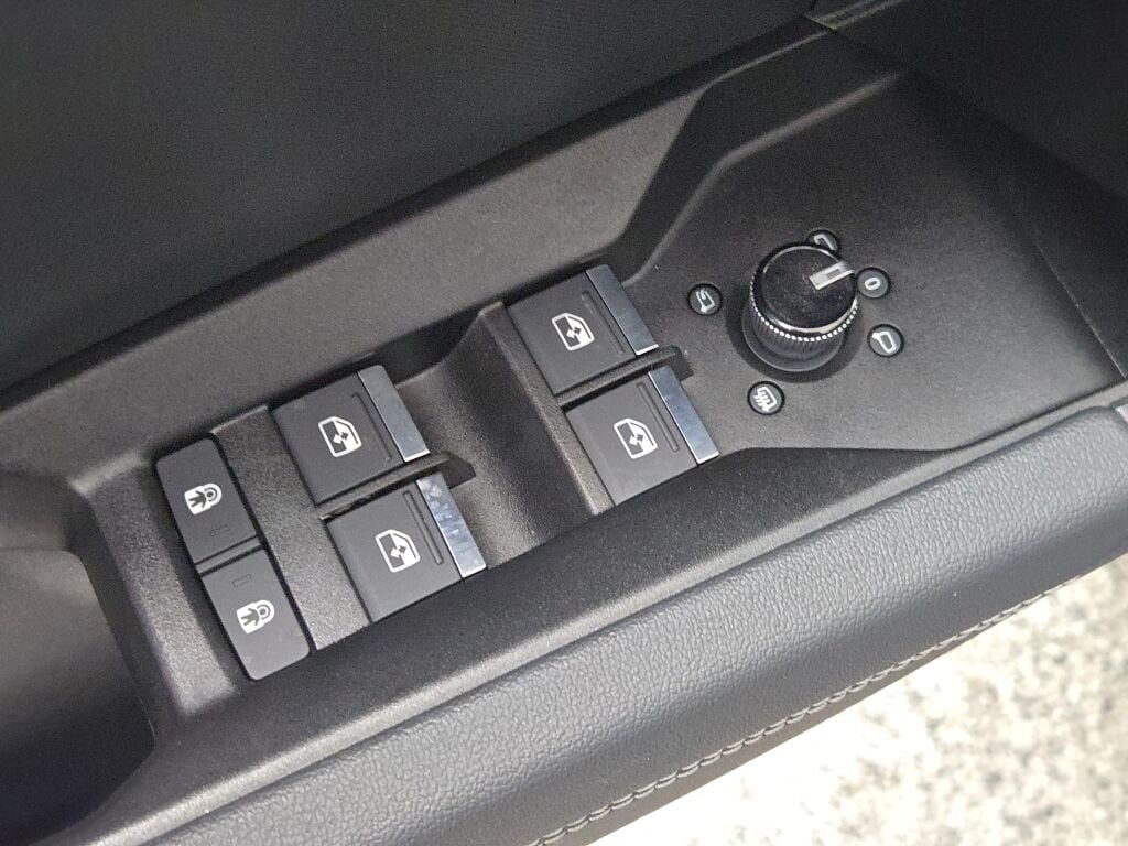 2023 AUDI Q4 - Image 23