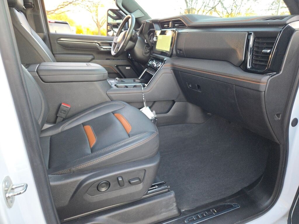 2024 GMC SIERRA HD - Image 9