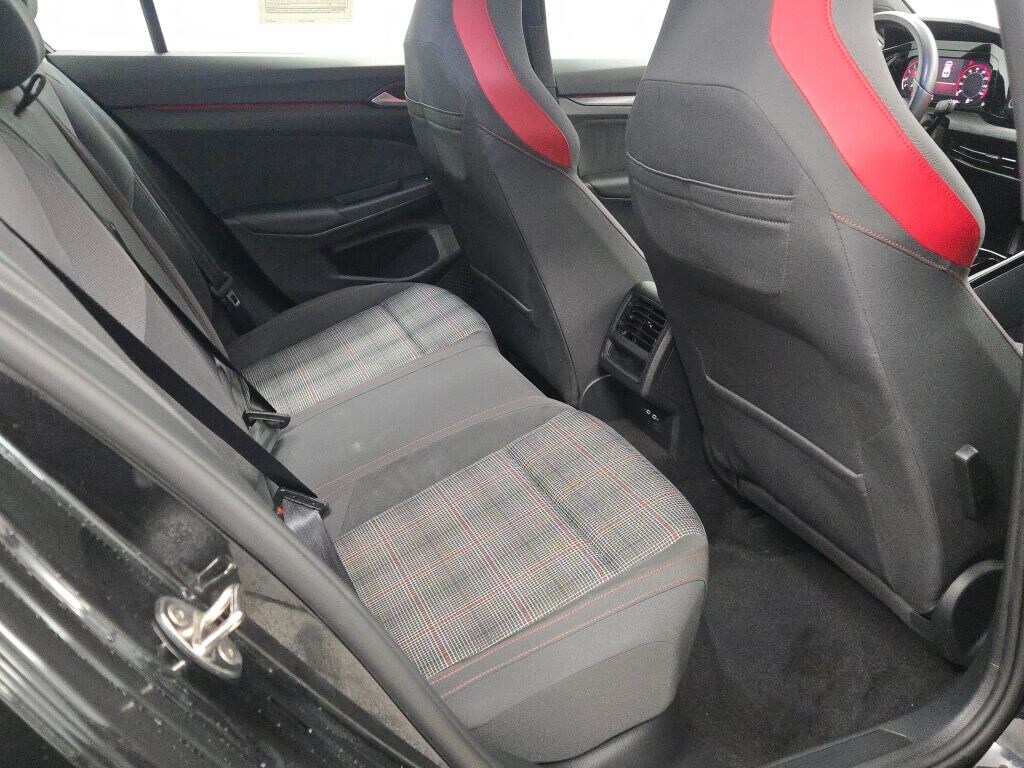 2024 VOLKSWAGEN GOLF GTI - Image 11
