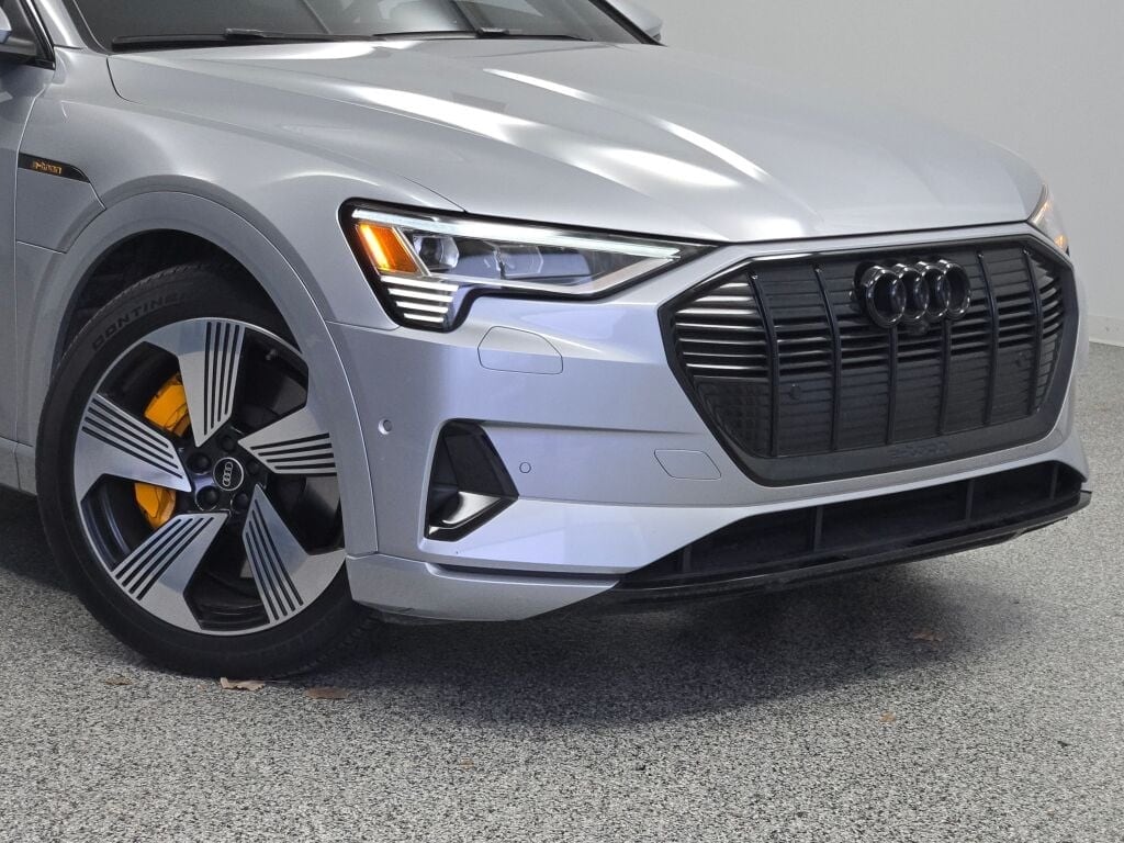 2022 AUDI E-TRON - Image 2