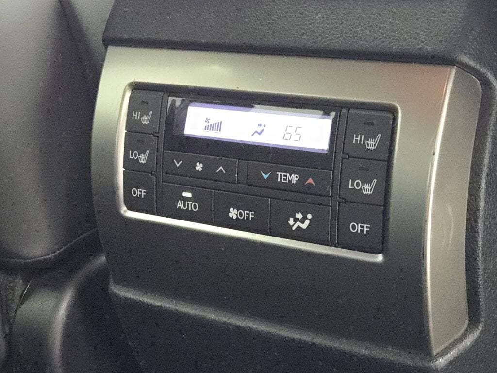 2023 LEXUS GX - Image 12