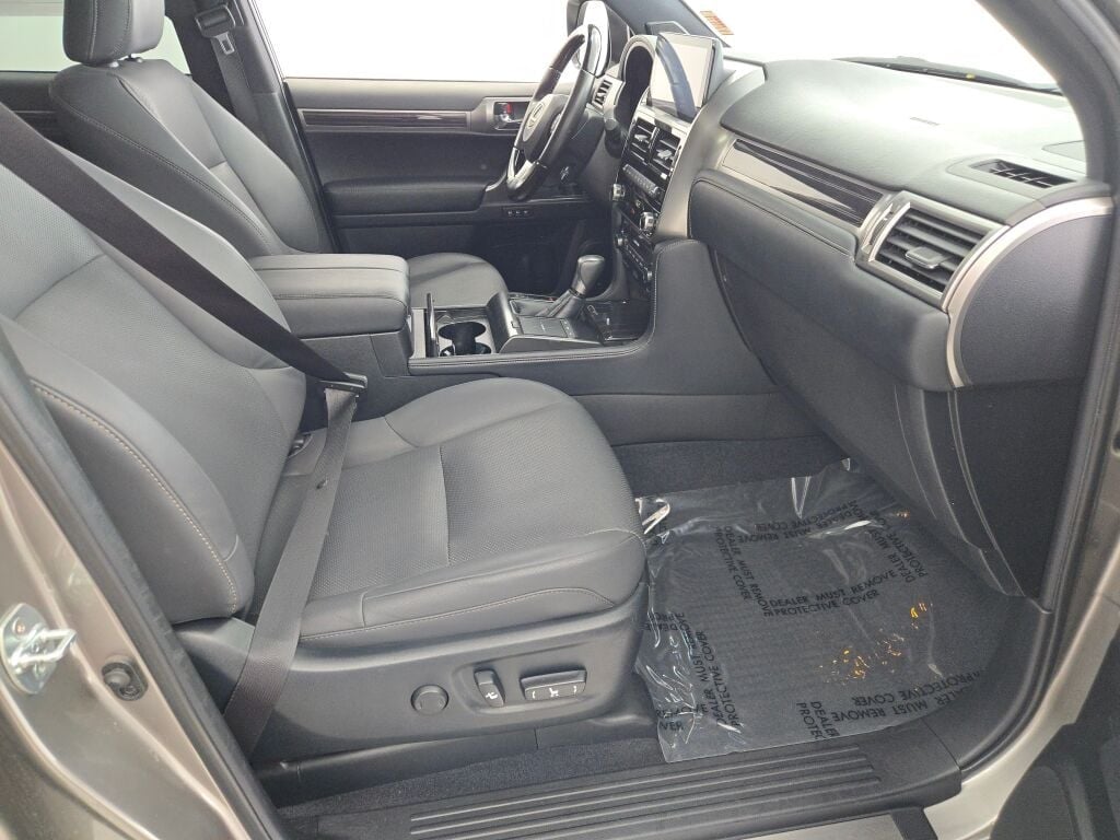 2023 LEXUS GX - Image 7