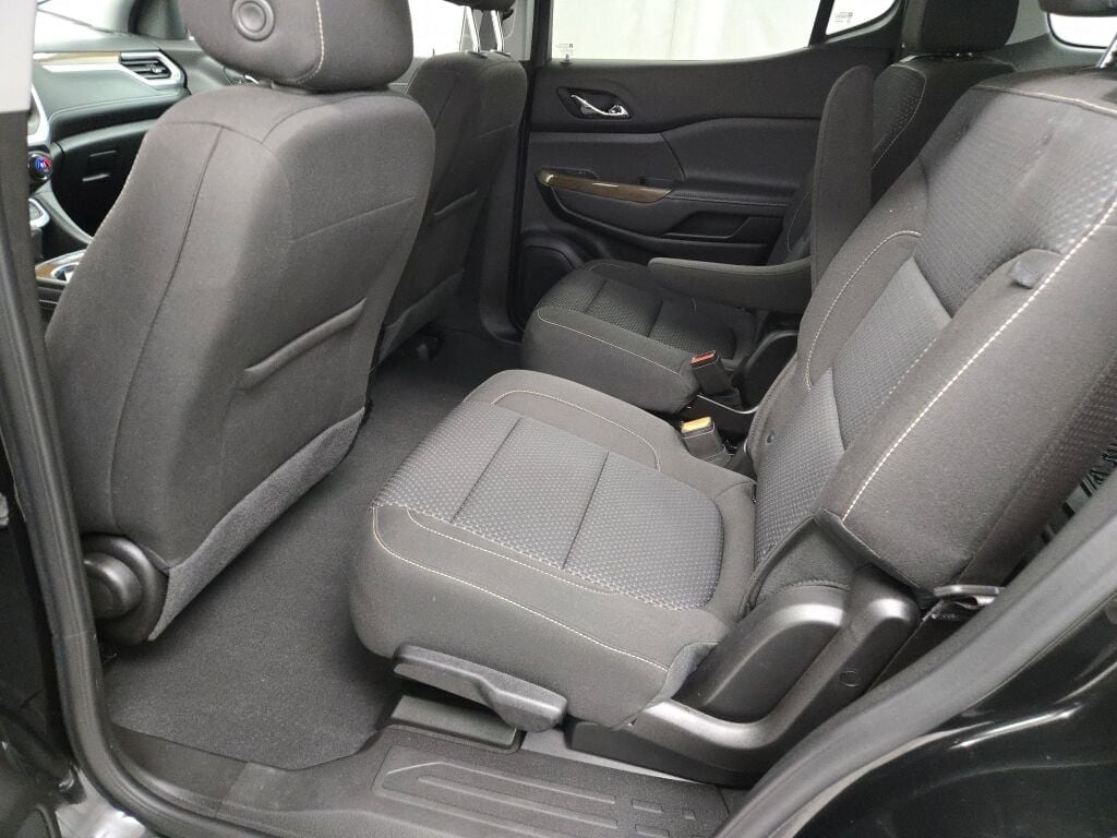 2023 GMC ACADIA - Image 19