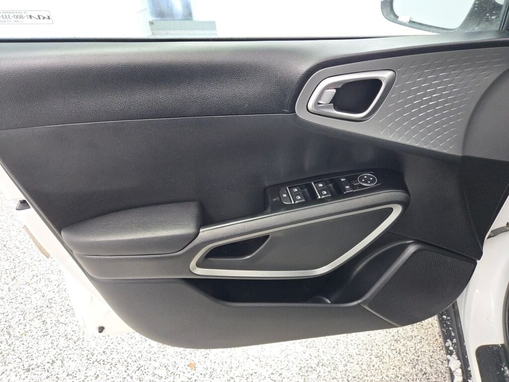 2023 KIA SOUL - Image 22
