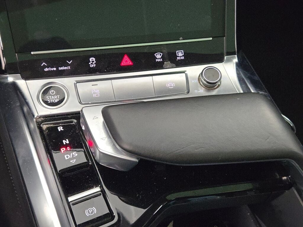 2022 AUDI E-TRON - Image 26