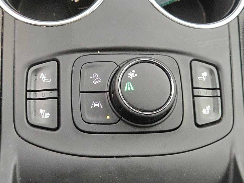 2022 GMC TERRAIN - Image 30