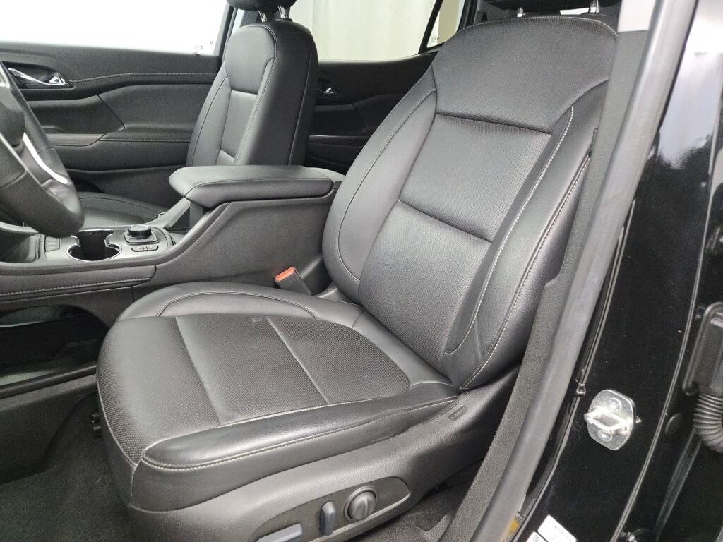 2023 GMC ACADIA - Image 29