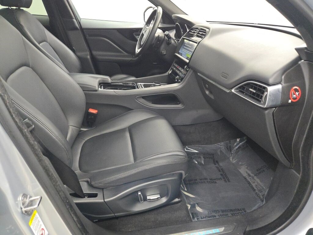 2019 JAGUAR F-PACE - Image 7
