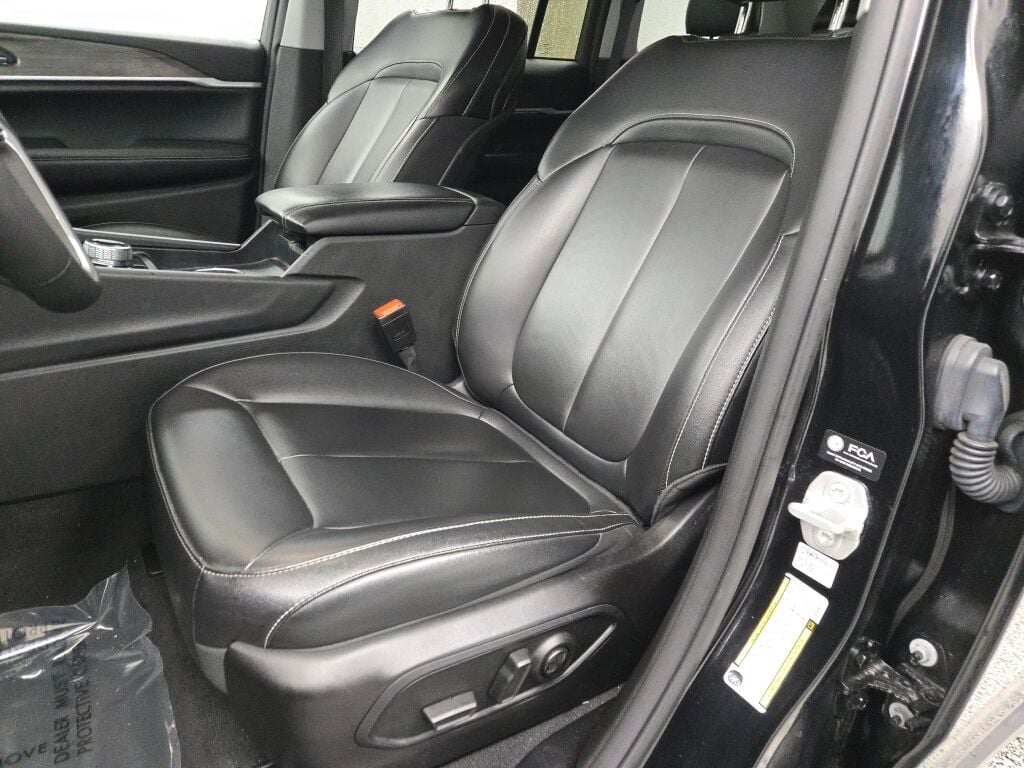 2024 JEEP GRAND CHEROKEE - Image 27