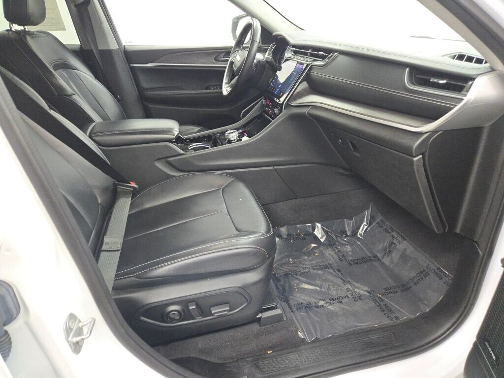 2022 JEEP GRAND CHEROKEE L - Image 5