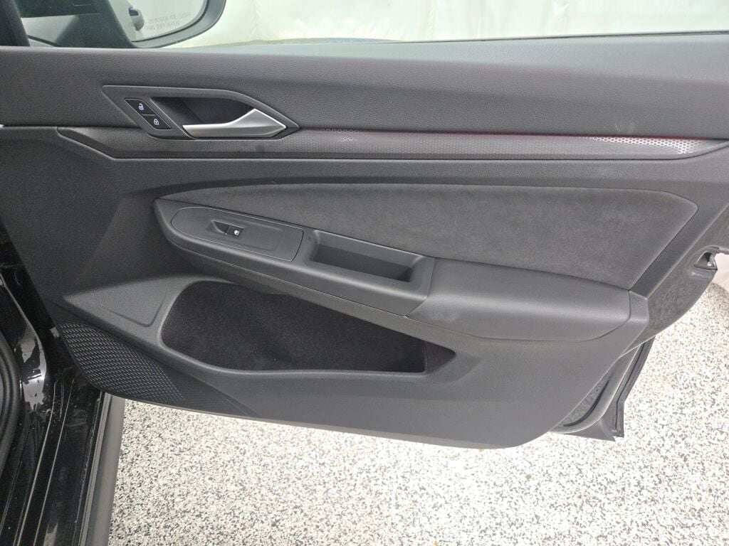 2024 VOLKSWAGEN GOLF GTI - Image 6