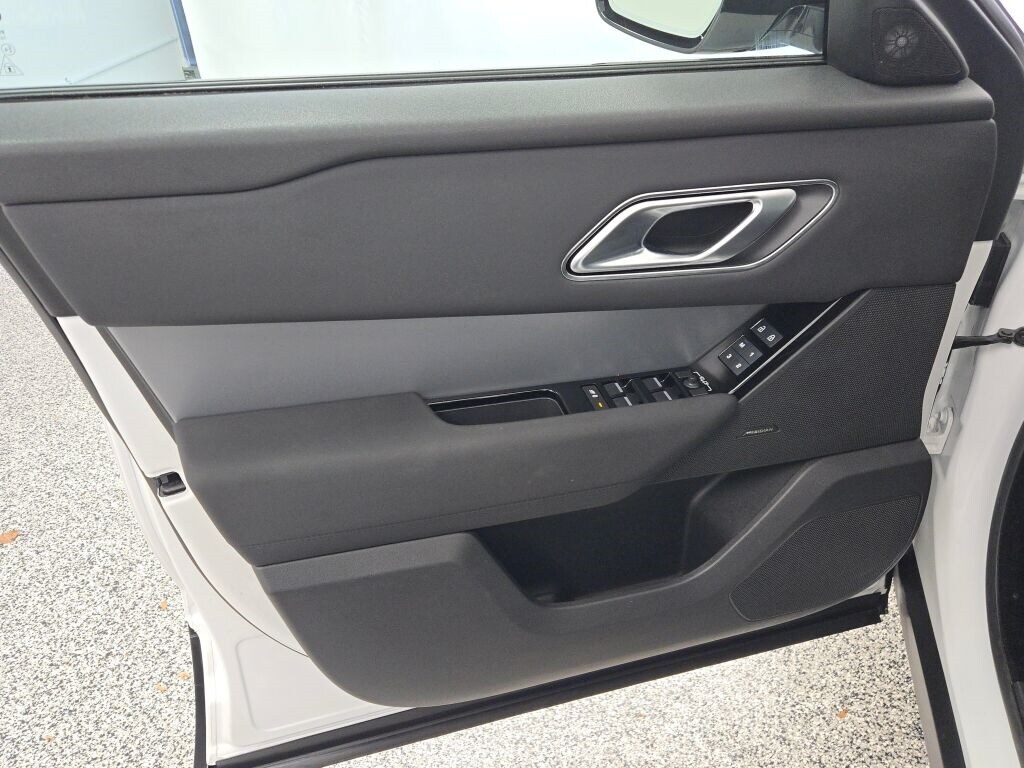 2024 LAND ROVER RANGE ROVER VELAR - Image 22