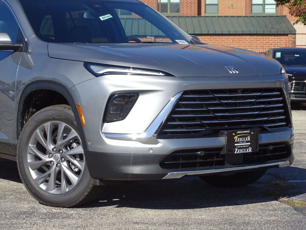 New 2025 Buick Enclave Preferred SUV