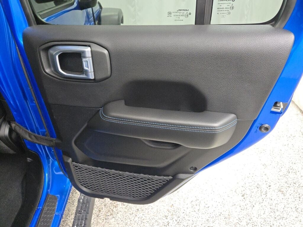 2021 JEEP WRANGLER - Image 10