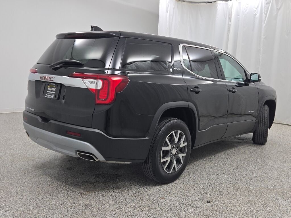 2023 GMC ACADIA - Image 12