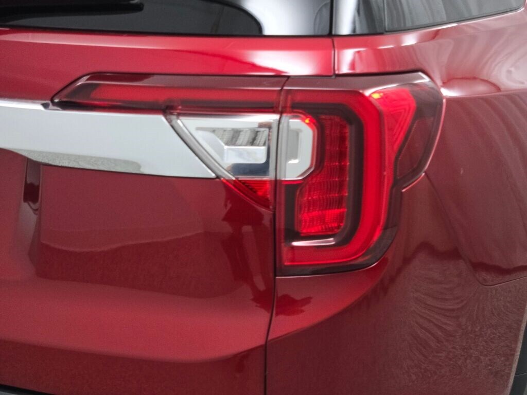 2023 GMC ACADIA - Image 13