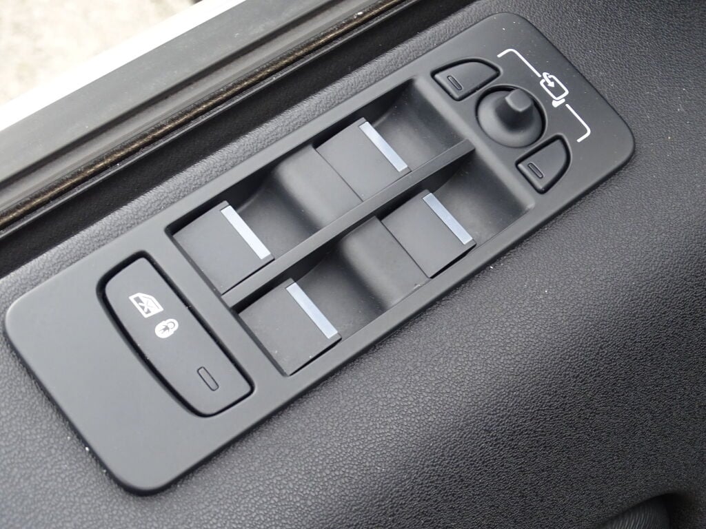 2022 LAND ROVER DISCOVERY SPORT - Image 26