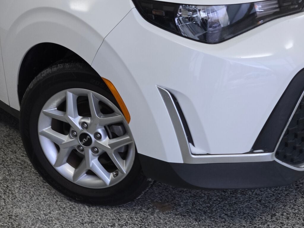 2023 KIA SOUL - Image 3