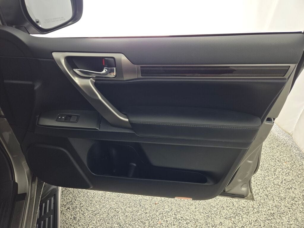 2023 LEXUS GX - Image 6