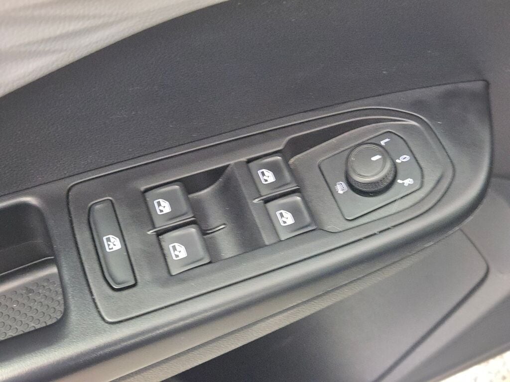 2024 VOLKSWAGEN TAOS - Image 22