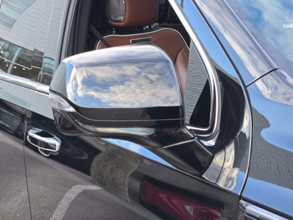 2023 GMC YUKON XL - Image 5