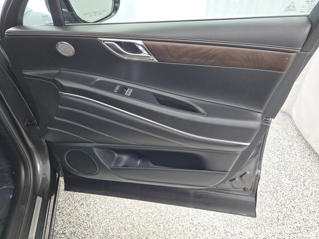 2024 GENESIS GV80 - Image 6